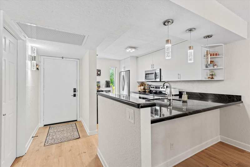 21 ROYAL PALM Way # 1050, Boca Raton FL 33432