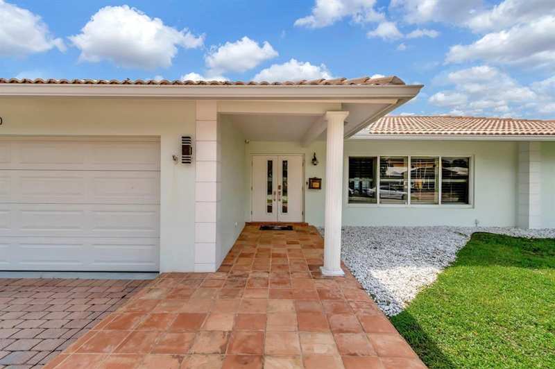 4450 NE 23RD Avenue, Lighthouse Point FL 33064