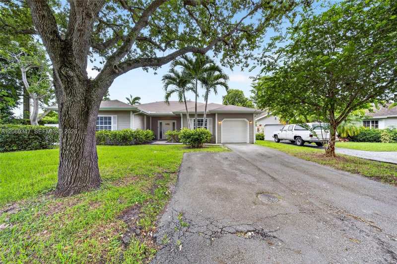 15166 SW 142nd Ct, Miami FL 33186