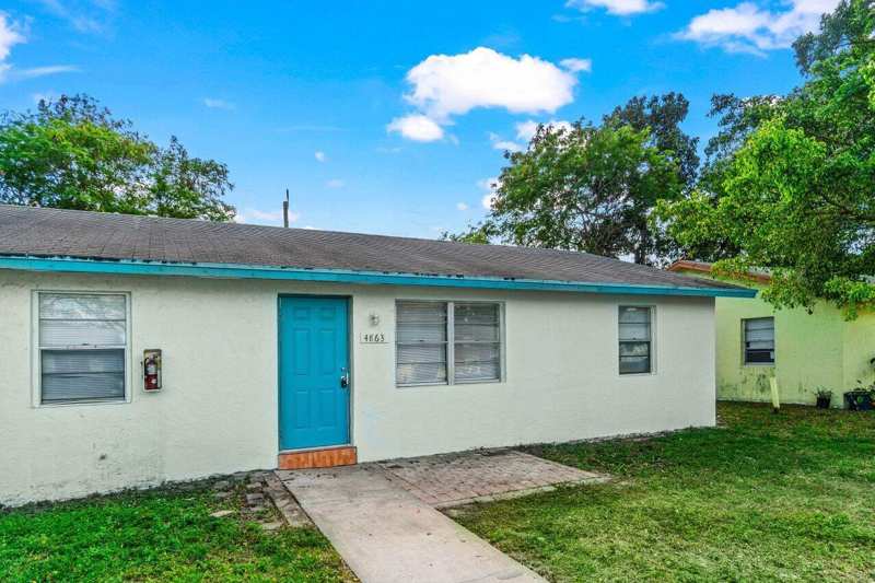 4863 Gulfstream Road, Lake Worth FL 33460
