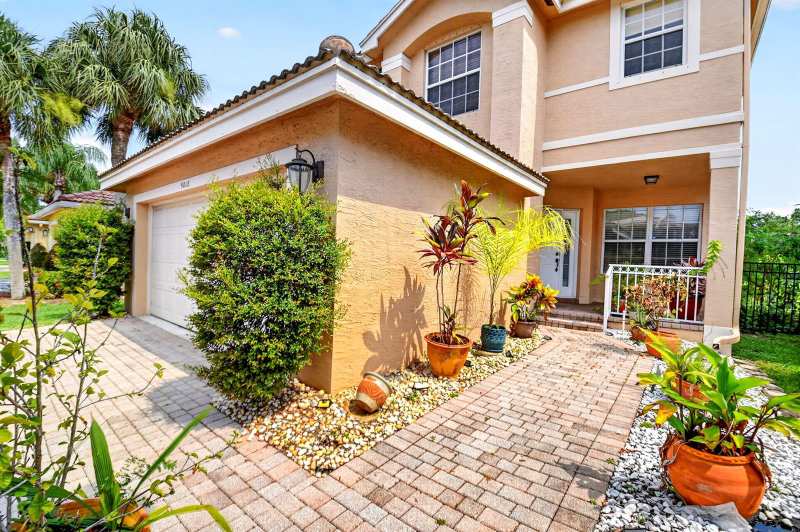 5018 Starblaze Drive, FL 33463