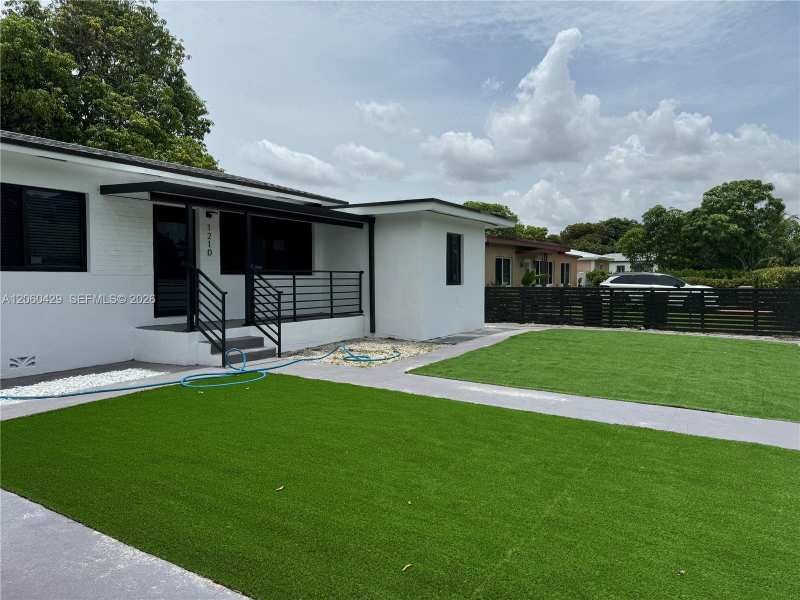 1210 NW 123rd St, North Miami FL 33167