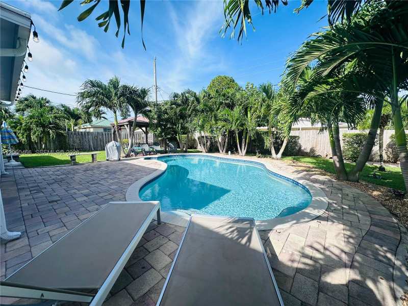 1020 S 14th Ct # 1, Lantana FL 33462