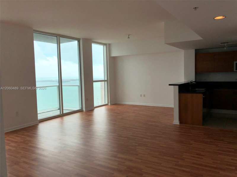 253 NE 2nd St # 4207, Miami FL 33132