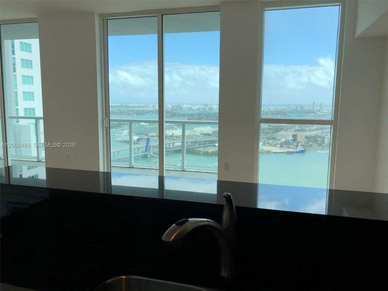 253 NE 2nd St # 4207, Miami FL 33132