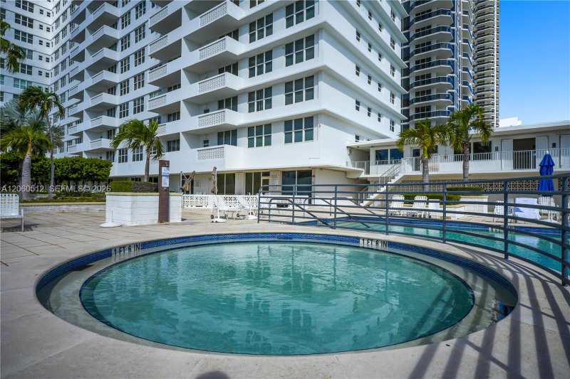 4747 Collins Ave # 201, Miami Beach FL 33140