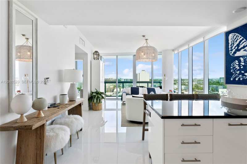 NORTH CARILLON BEACH COND