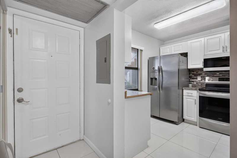 5540 Lakeside Drive # 102, Margate FL 33063