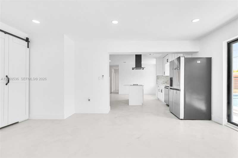 30 NE 193rd Ter, Miami FL 33179