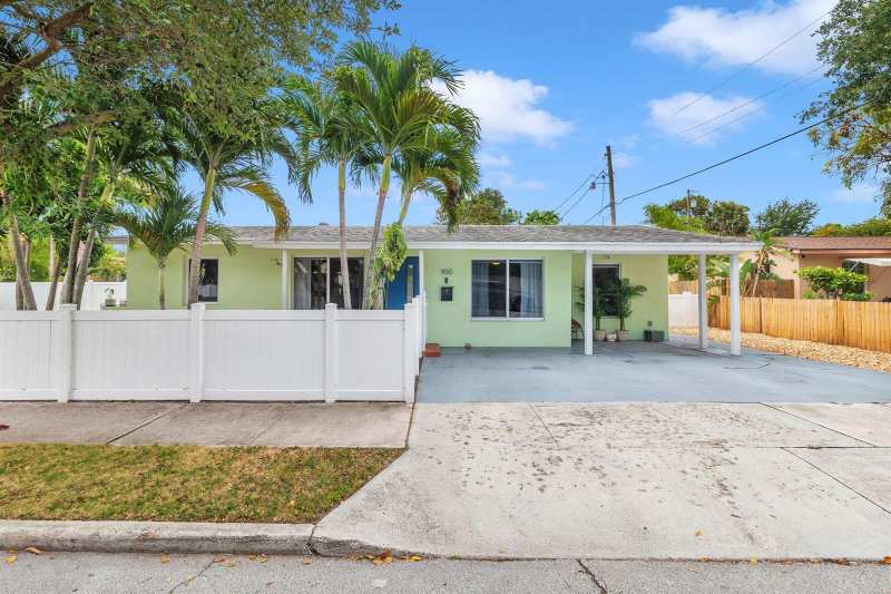 900 Sunset Road, West Palm Beach FL 33401
