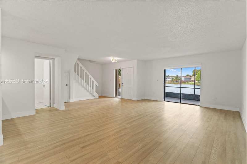 6745 NW 169th St # 15F, Hialeah FL 33015