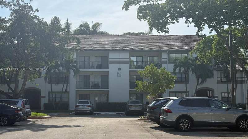 530 S Park Rd # 11, Hollywood FL 33021