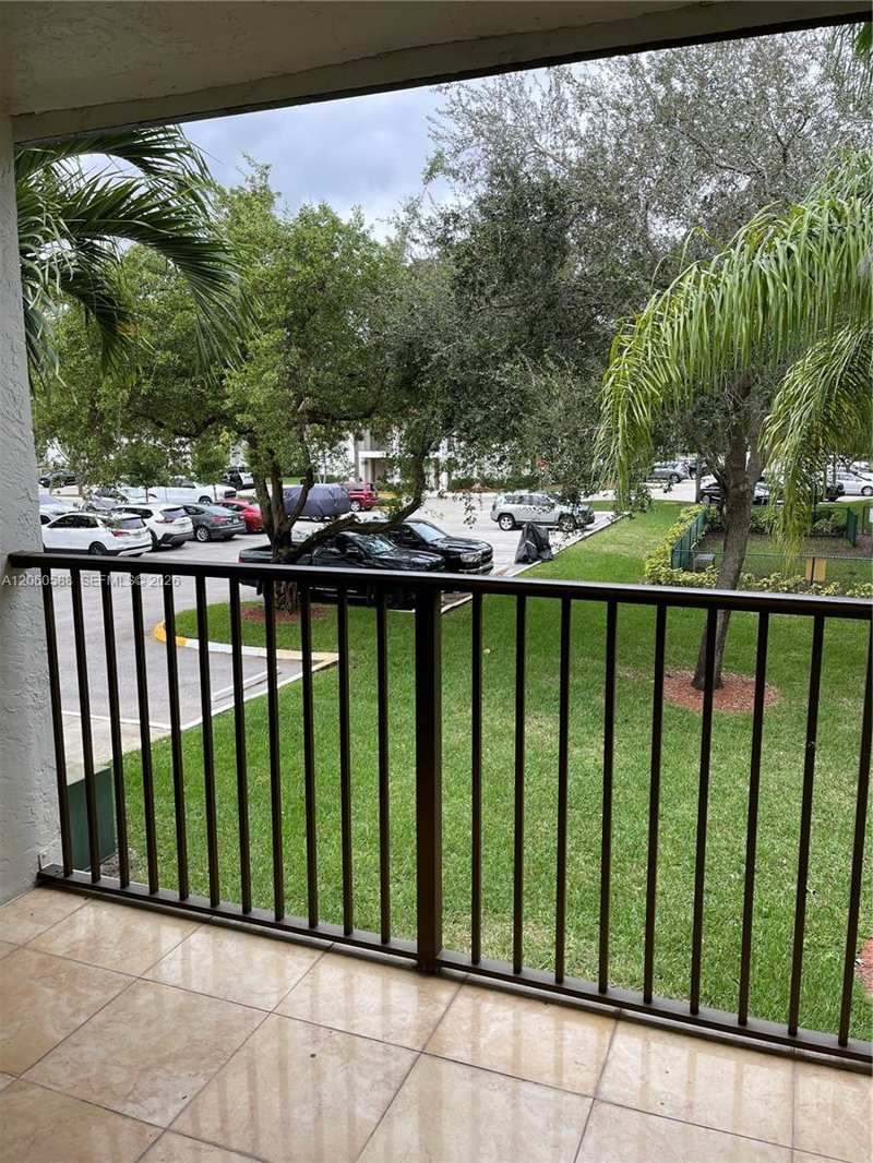 530 S Park Rd # 11, Hollywood FL 33021