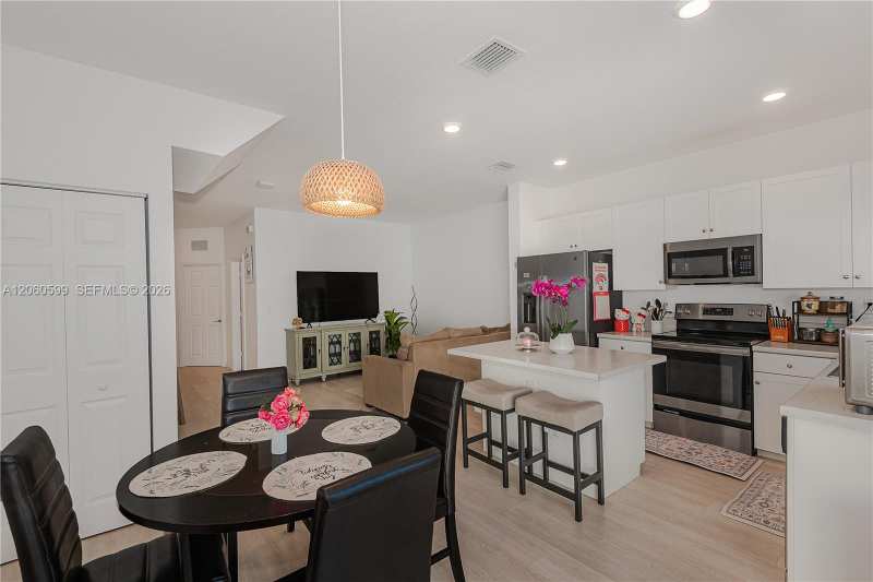3323 W 106th Ter, Hialeah FL 33018