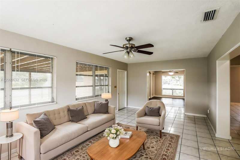 4896 NW 6th Ct, Plantation FL 33317