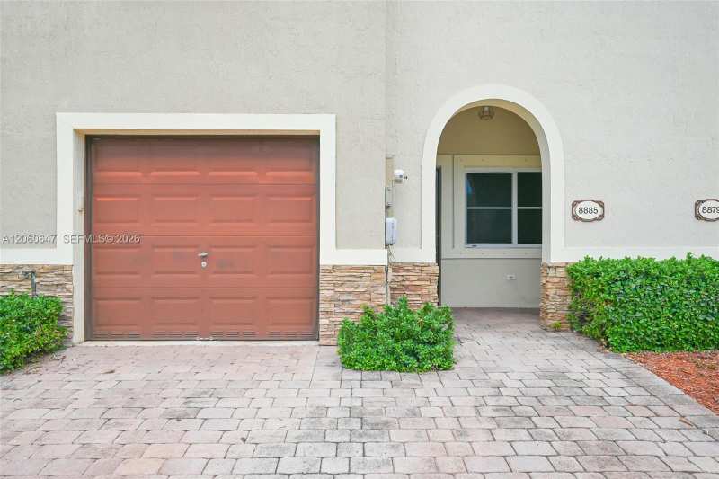 8885 SW 221st Ter, Cutler Bay FL 33190