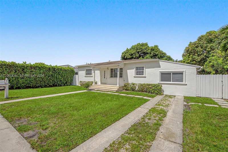 5360 W 2nd Ave, Hialeah FL 33012