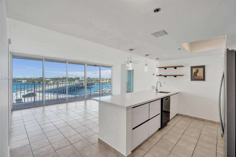 7601 E Treasure Dr # 717, North Bay Village FL 33141