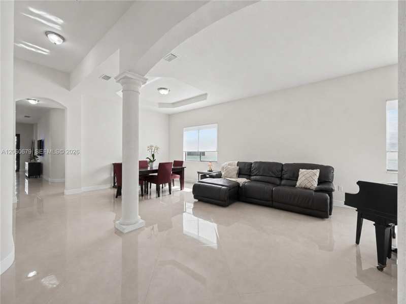 5889 SW 17th St, Miami FL 33155