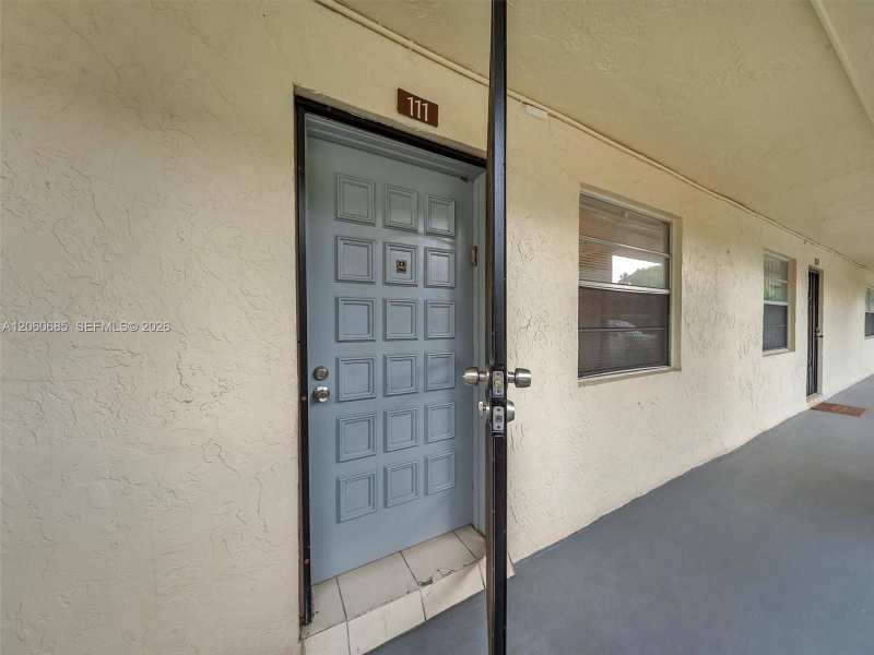 3070 NW 48th Ter # 111, Lauderdale Lakes FL 33313