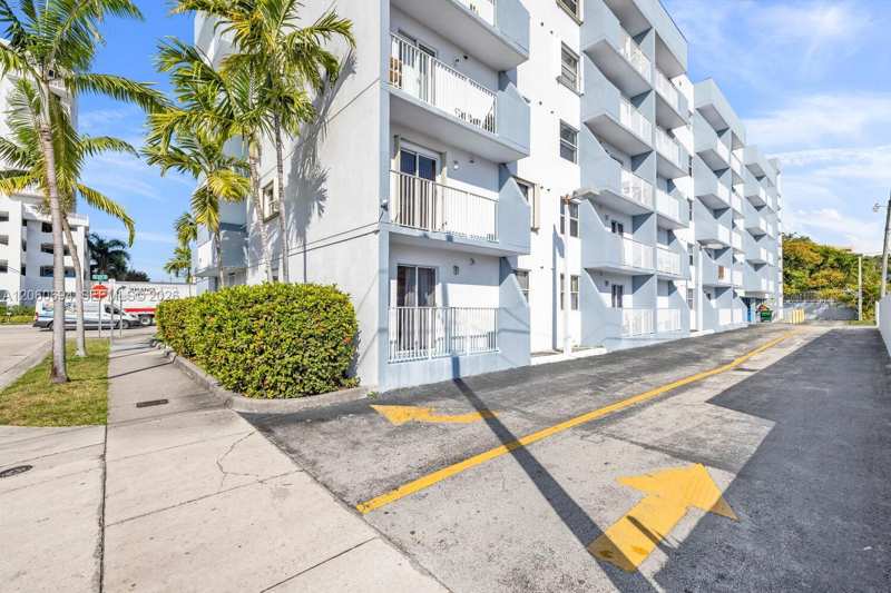 2575 SW 27th Ave # 111, Miami FL 33133