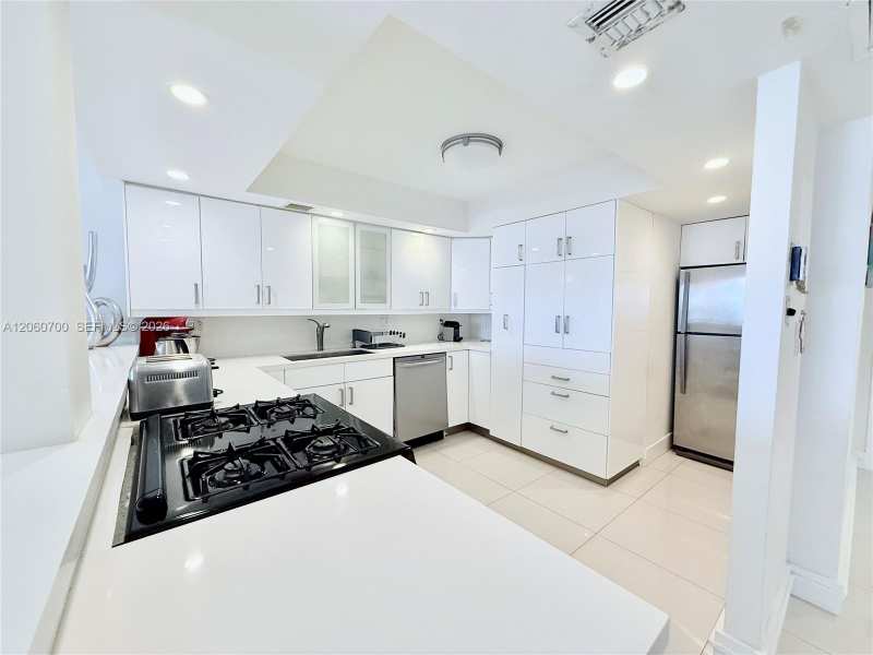 3140 S Ocean Dr # 310, Hallandale Beach FL 33009