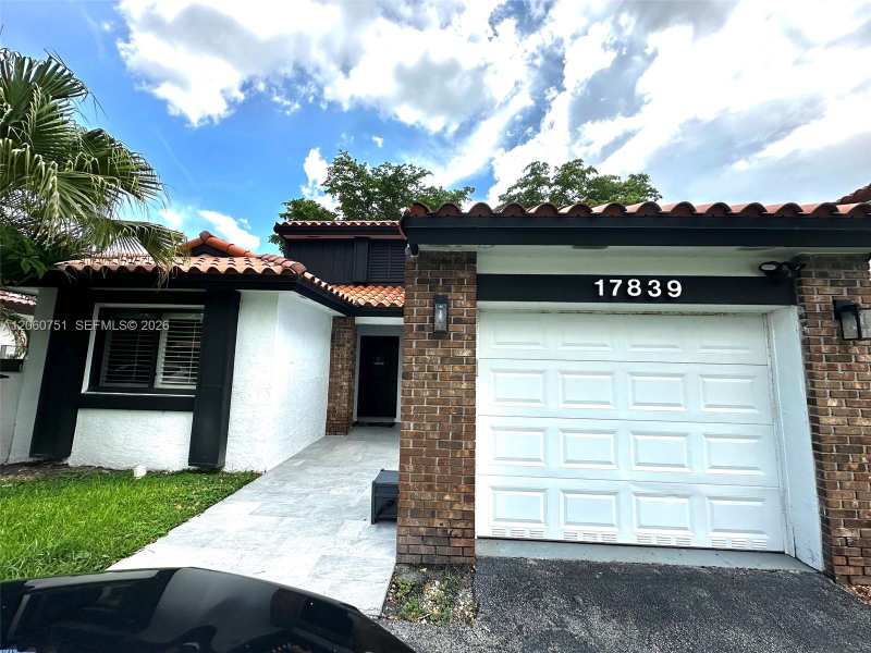 17839 NW 63rd Ct, Hialeah FL 33015