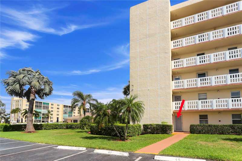 131 SE 3rd Ave # 101, Dania Beach FL 33004