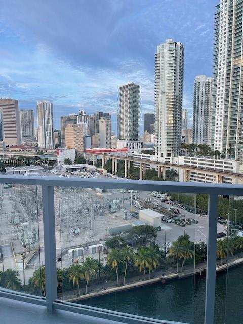185 SW 7th St # 1605, Miami FL 33130