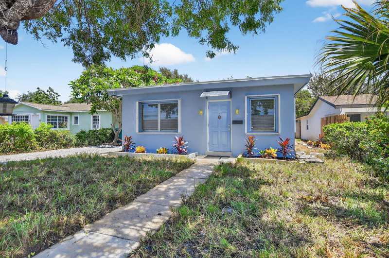 910 SE 3RD Street, Boynton Beach FL 33435