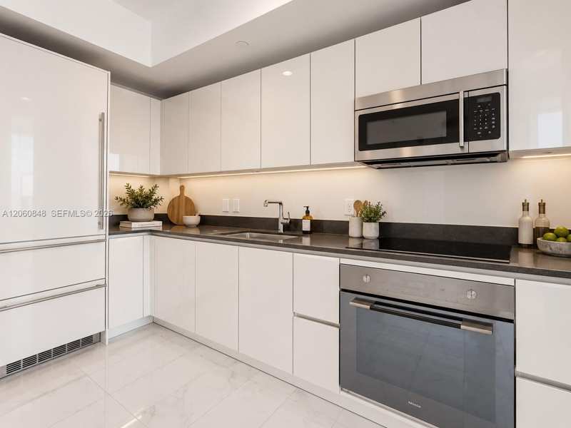 1010 Brickell Ave # 2708, Miami FL 33131