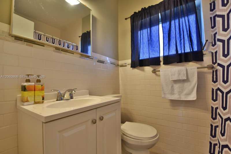 250 SE Park St # 1, Dania Beach FL 33004