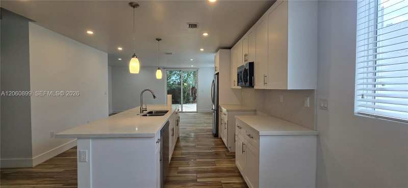 3675 Thomas Ave # 3675, Miami FL 33133