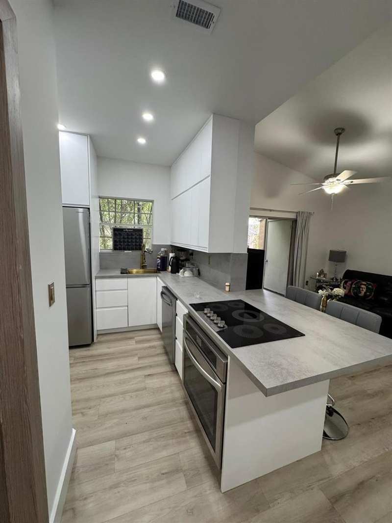 2331 NW 96th Terrace # 17H, Pembroke Pines FL 33024