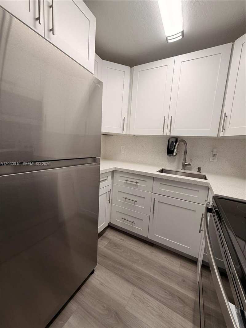 5050 NW 7th St # 511, Miami FL 33126