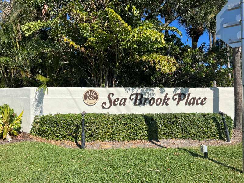 169 Seabreeze Circle, Jupiter FL 33477