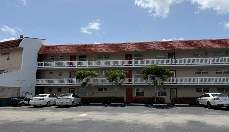 3511 INVERRARY Drive # 208, Lauderhill FL 33319