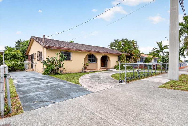 430 SE 7th Ave, Hialeah FL 33010