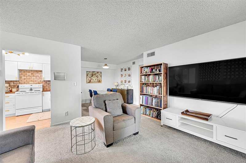 117 GARDENS Drive # 204, Pompano Beach FL 33069