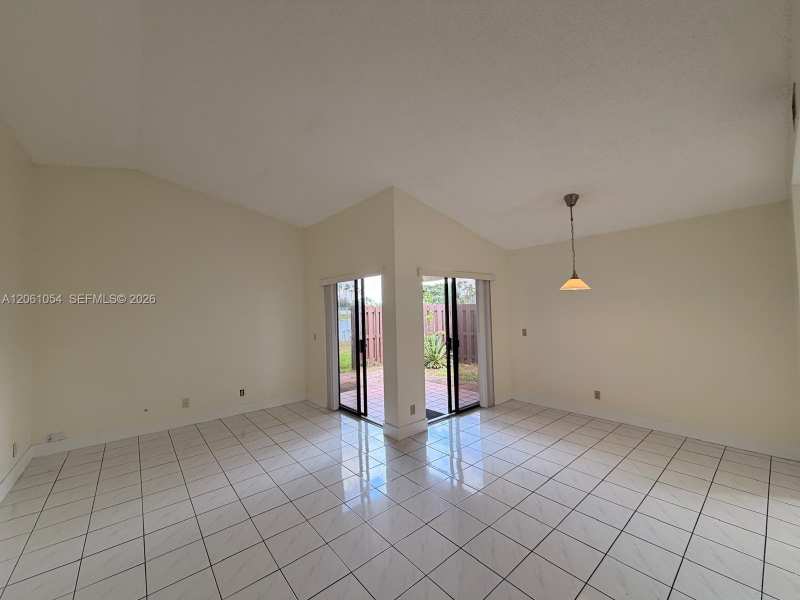 6431 NW 171st St, Hialeah FL 33015