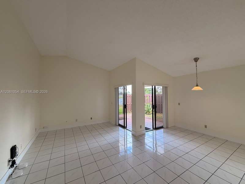 6431 NW 171st St, Hialeah FL 33015