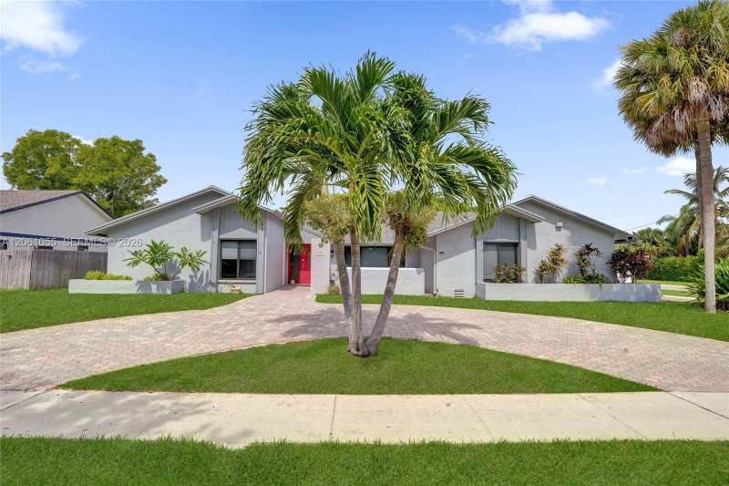 1221 NW 78th Ave, Plantation FL 33322