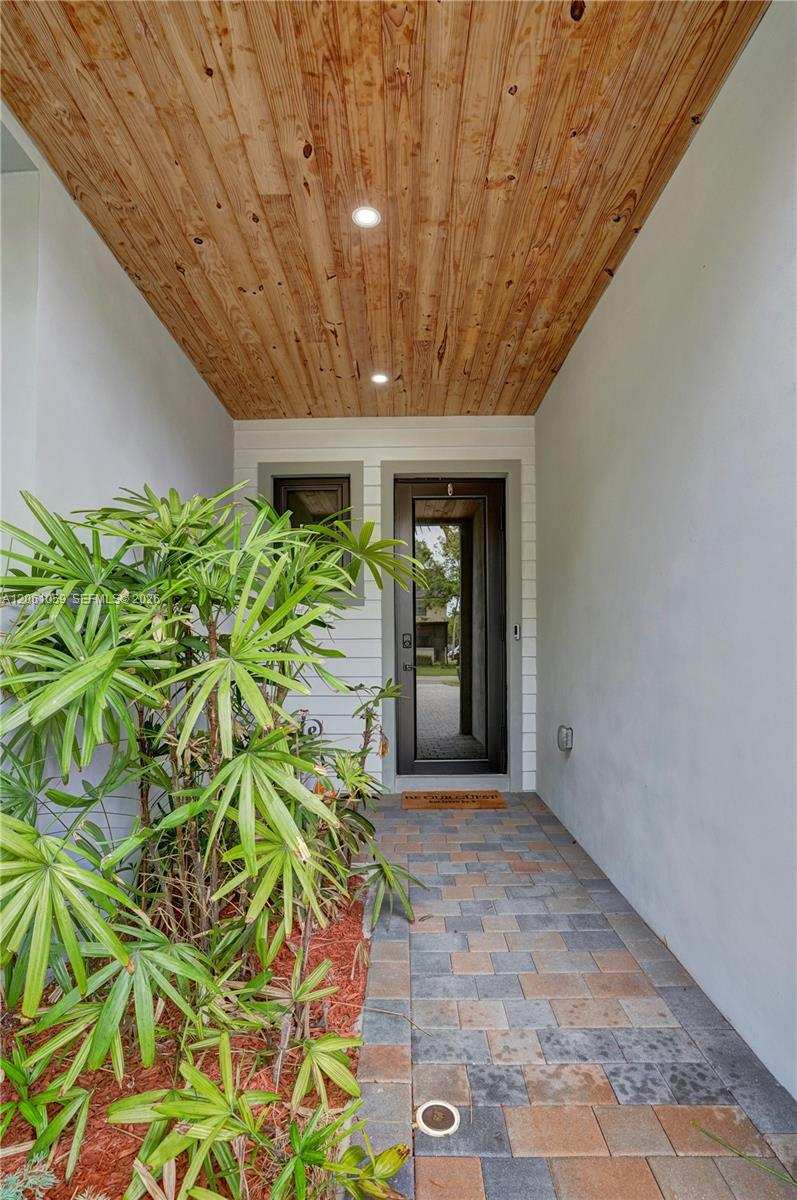 10533 NW 28th Ct, Coral Springs FL 33065