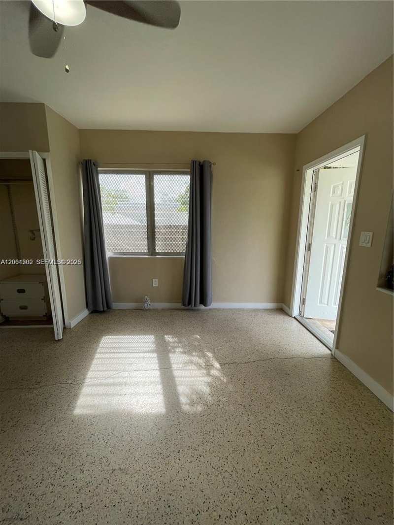 940 SW 4ST # 4, Miami FL 33130
