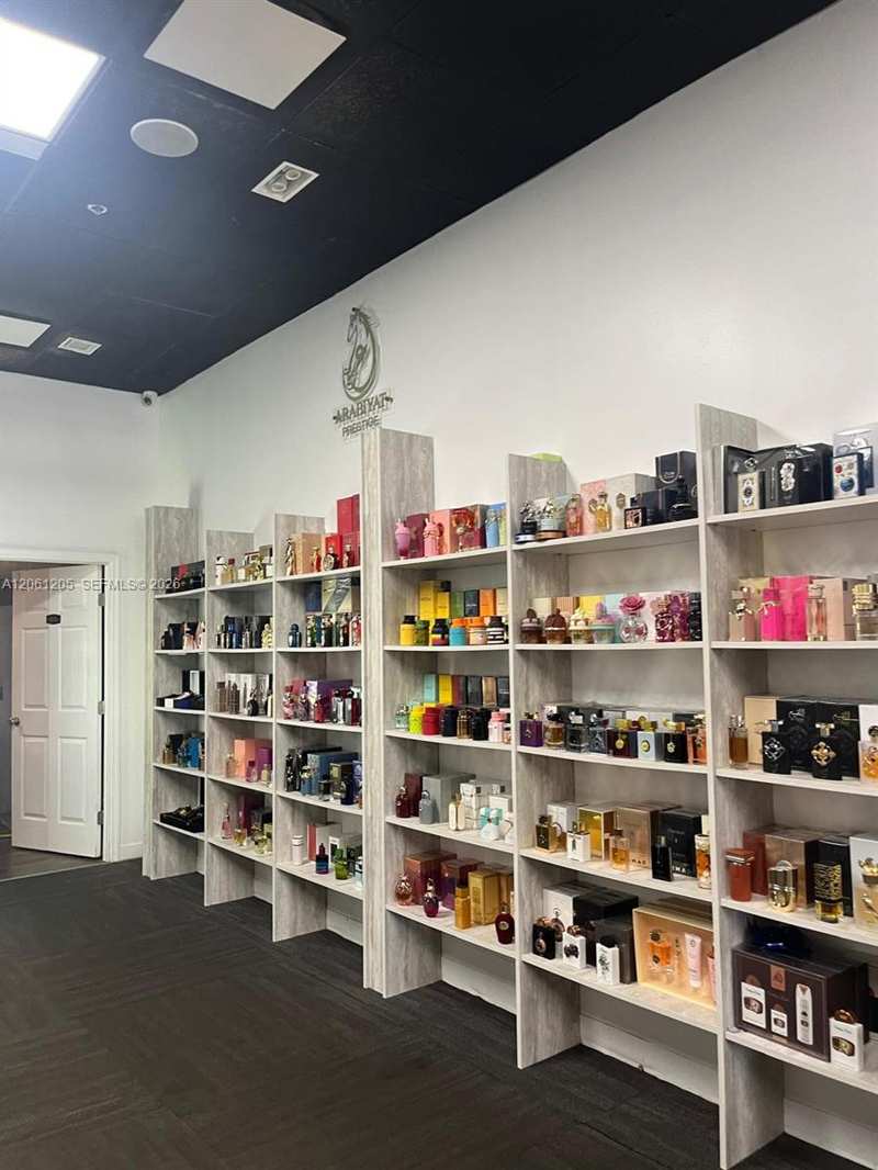 1257 W 68th ST, Hialeah FL 33014