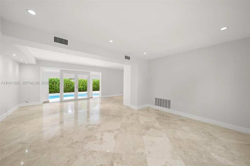 5510 Orduna Dr, Coral Gables FL 33146