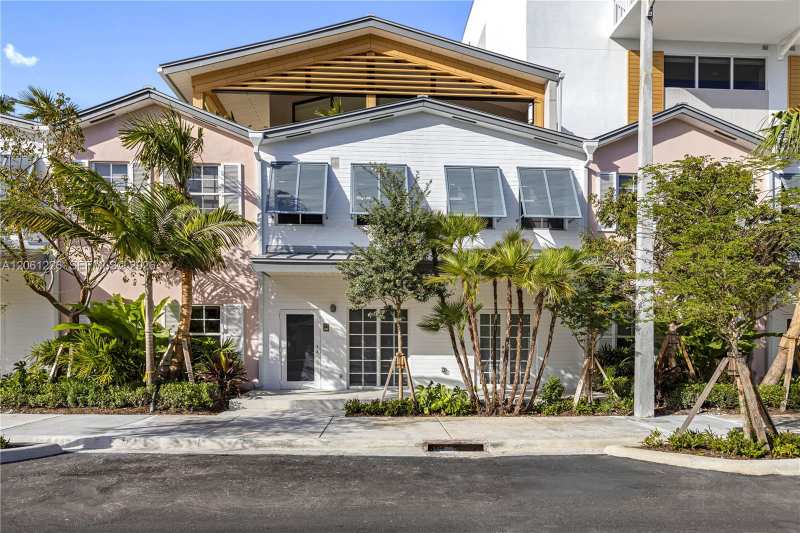 3335 Thomas Ave # 203, Miami FL 33133