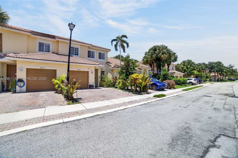 3227 NW 32nd Ter, Oakland Park FL 33309