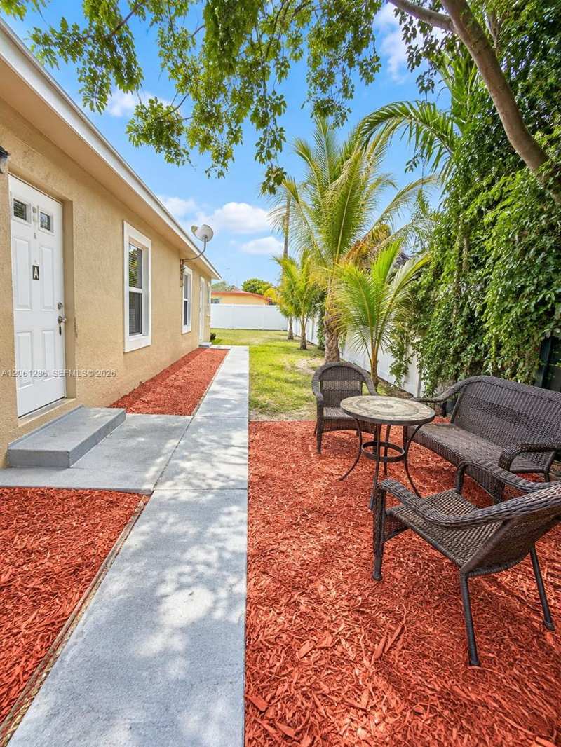 728 SW 6th St # 2, Dania Beach FL 33004