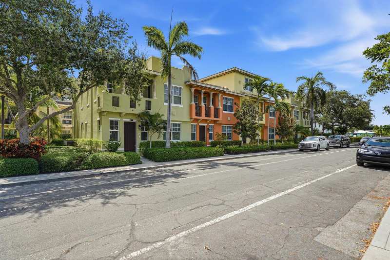 219 N L Street # 100, FL 33460